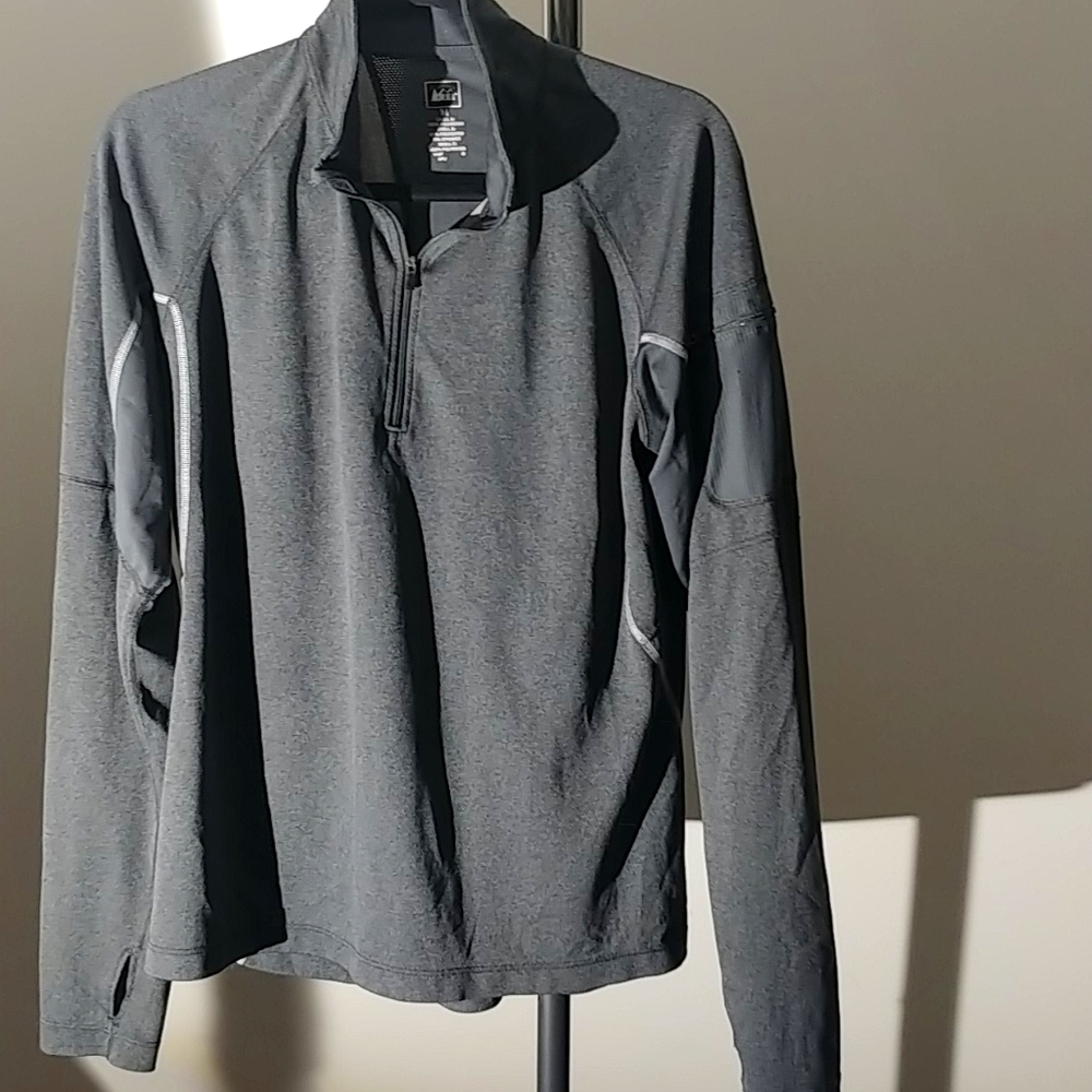 Men REI Medium Running pullover